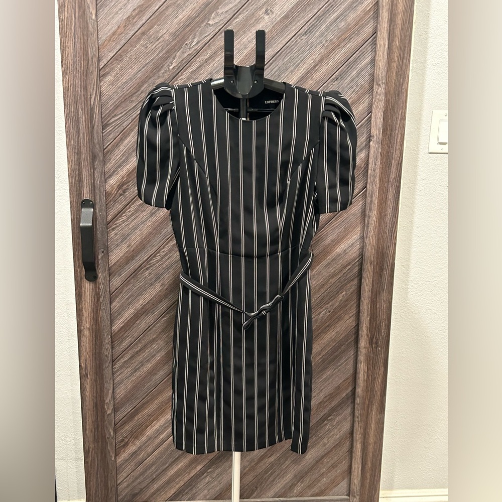 PreOwned Dress for Work (Express Size 8)